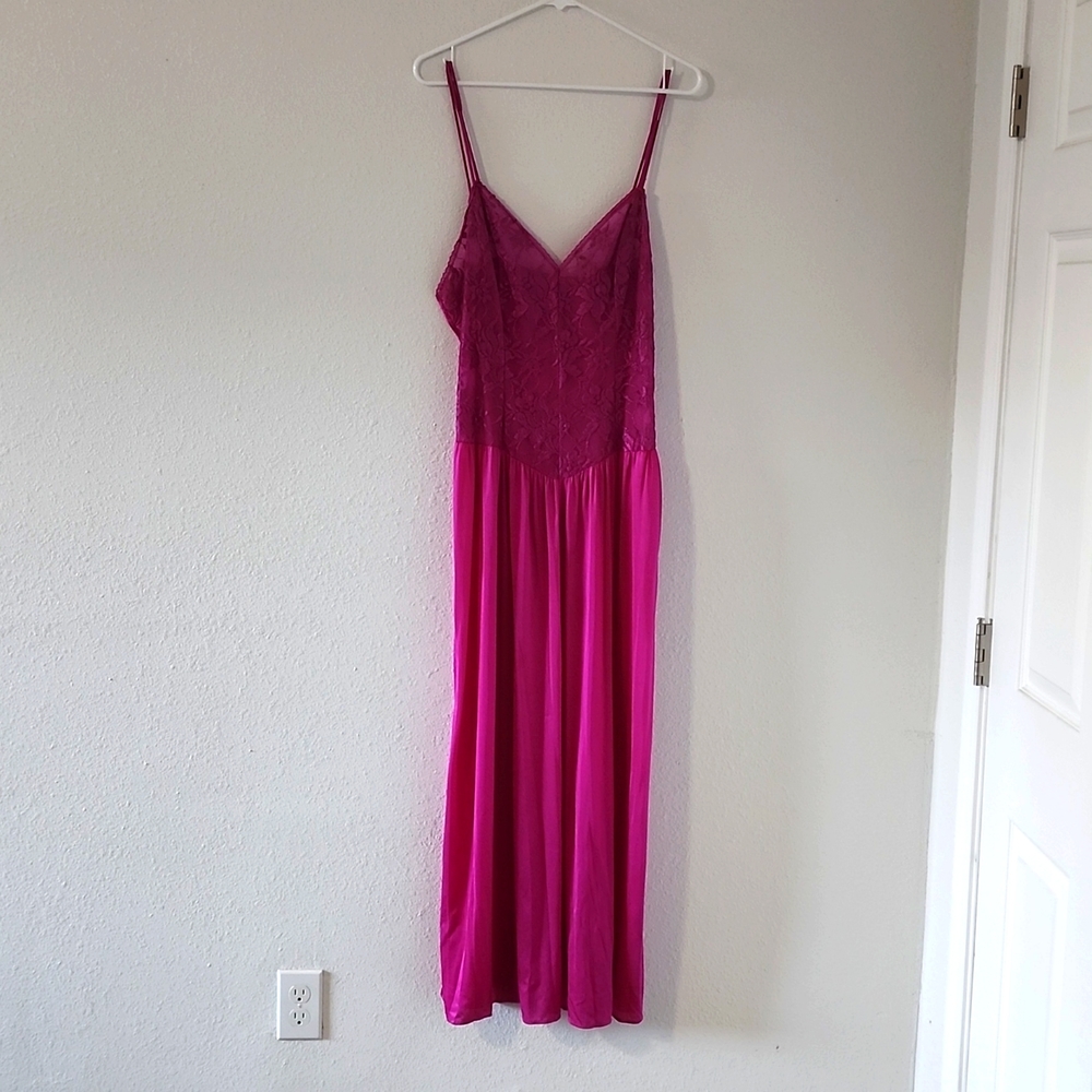 VINTAGE De NOTTE WOMENS LARGE MADE IN USA FLORAL NIGHTGOWN